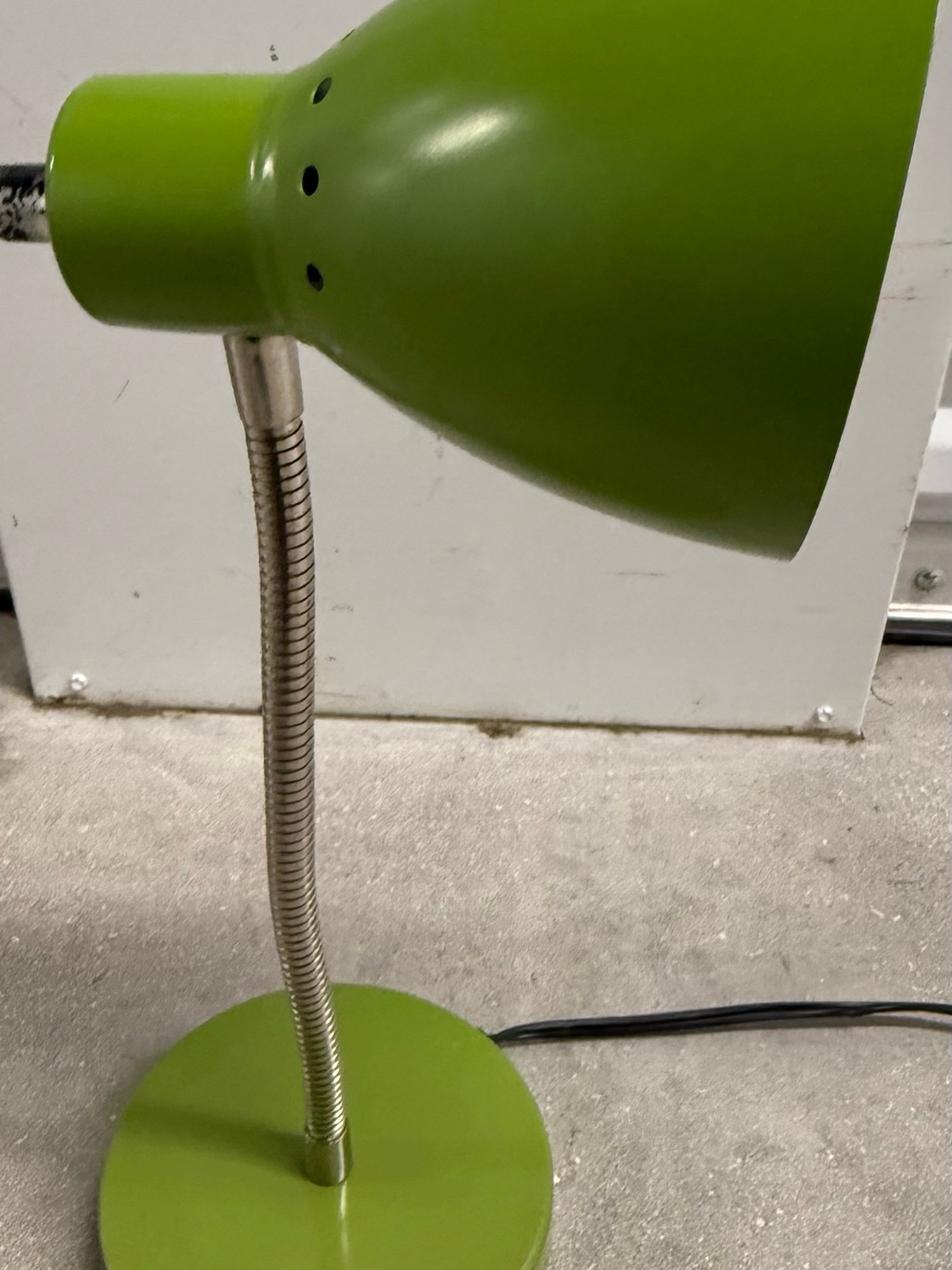 Globe Electric Company lime green desk lamp tested works see pics